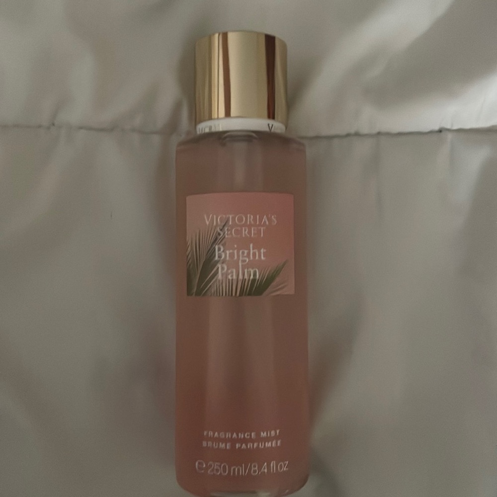 Bright palm perfume